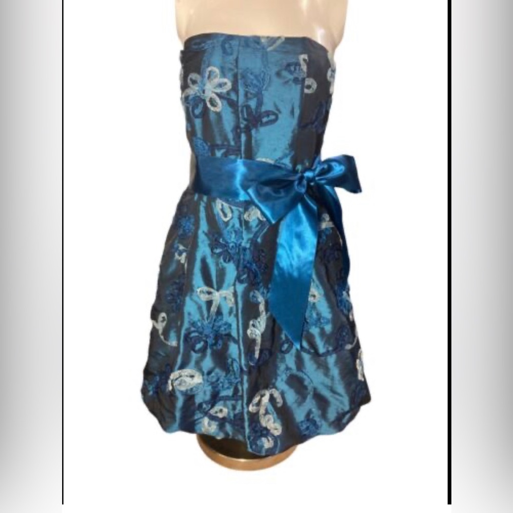 Cache strapless blue ribbon bubble dress.